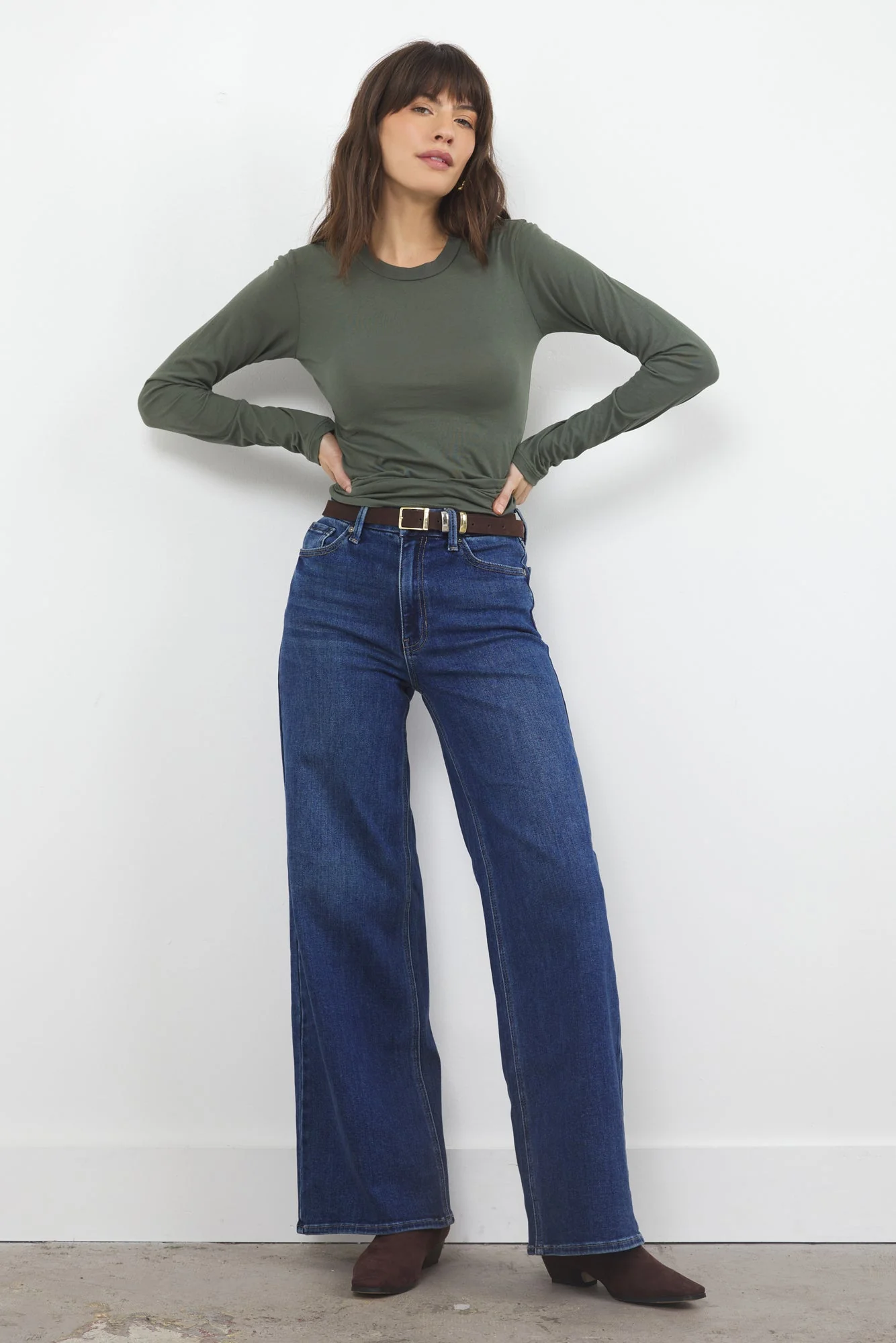 Basic Standard Long Sleeve Tee - Image 4