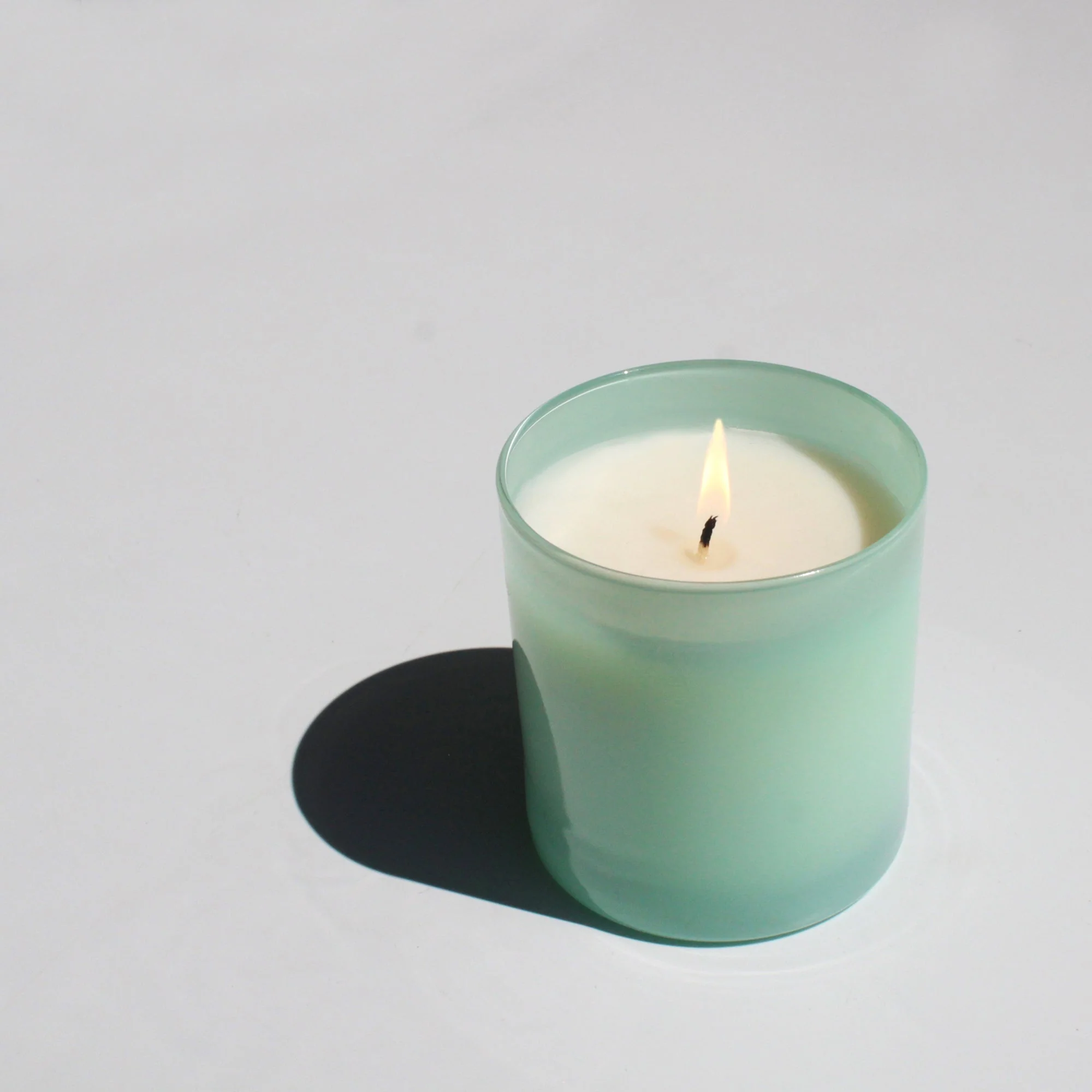 Cloud 9 oz. Hue Soy Candle - Violet Blossoms - Image 3