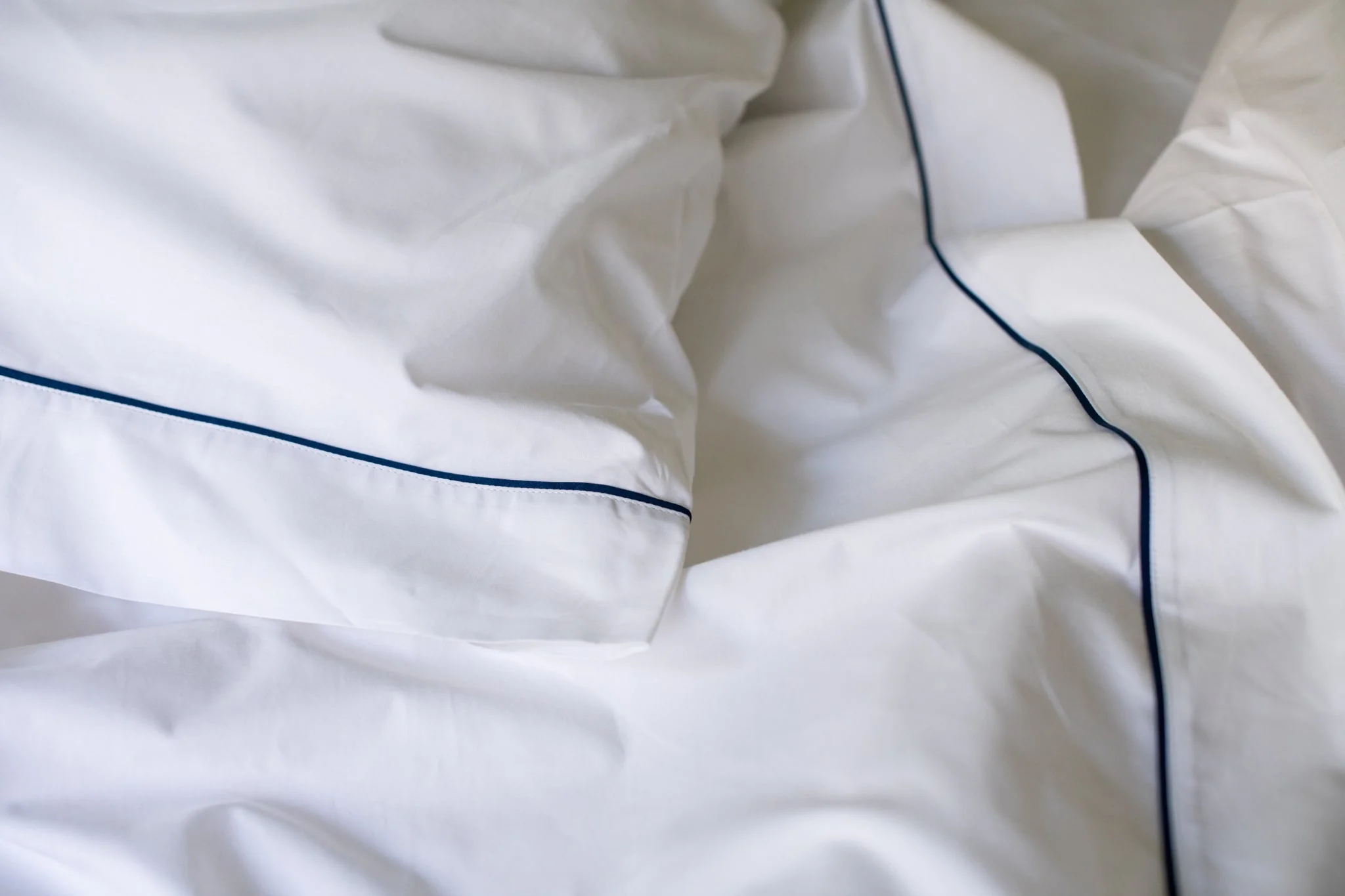 USA Cotton Sheet Set - Classic Piping Design - Image 3