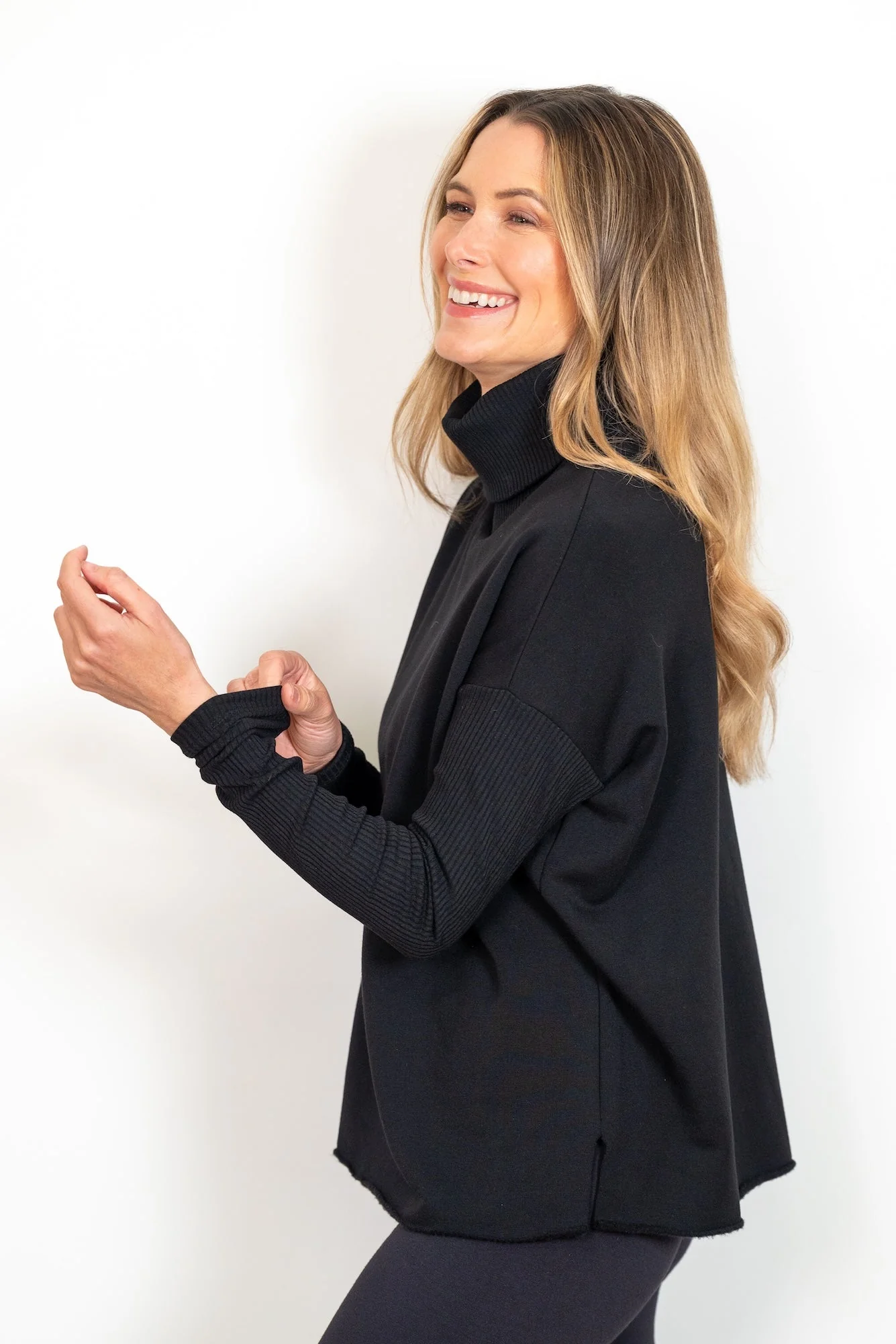 Turtleneck Top with Light Hug Bra-Free Shelf - Image 7