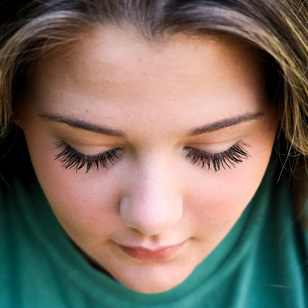 Voluminous Lash-Growth Mascara - Curl and Lift Formula - Image 3