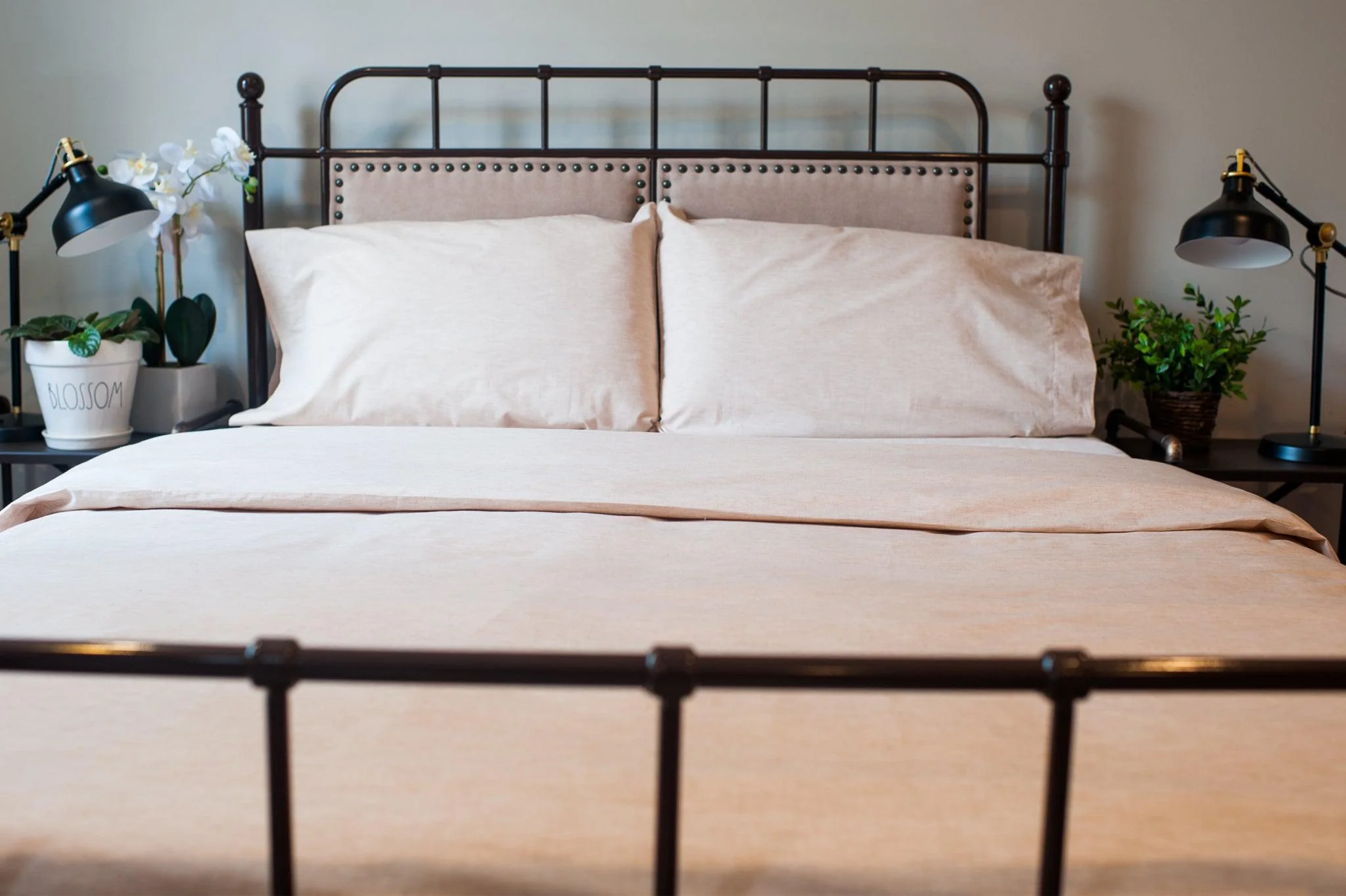 Naturally Dyed Cotton Sheet Set - Coyote Brown - Image 4