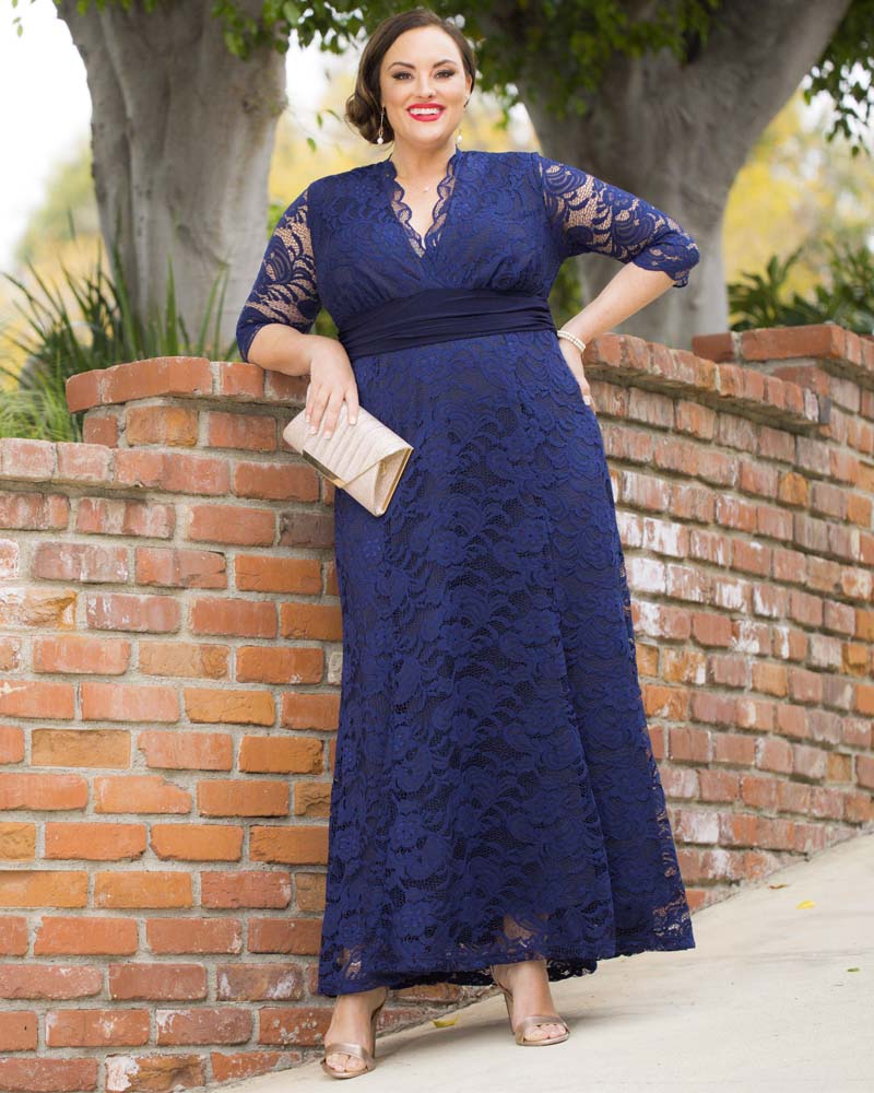 Plus Size Screen Siren Lace Evening Gown - Image 7
