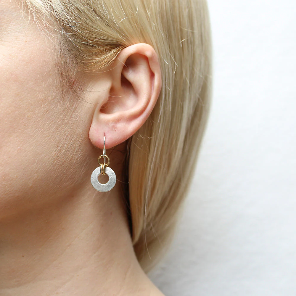 Small Double Linked Rings Wire Earrings - Image 2