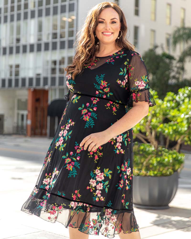 Plus Size Wildflower Embroidered Dress - Image 6